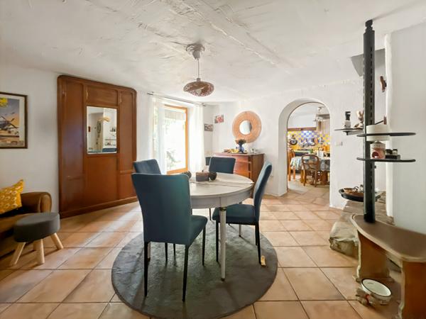 MAISON DE HAMEAU 7 PIECES 5 CHAMBRES