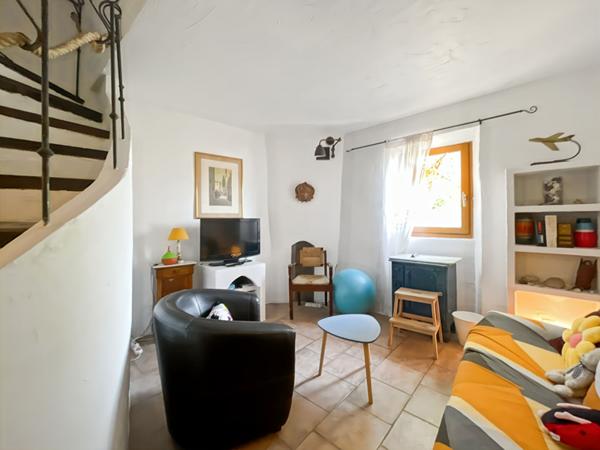 MAISON DE HAMEAU 7 PIECES 5 CHAMBRES