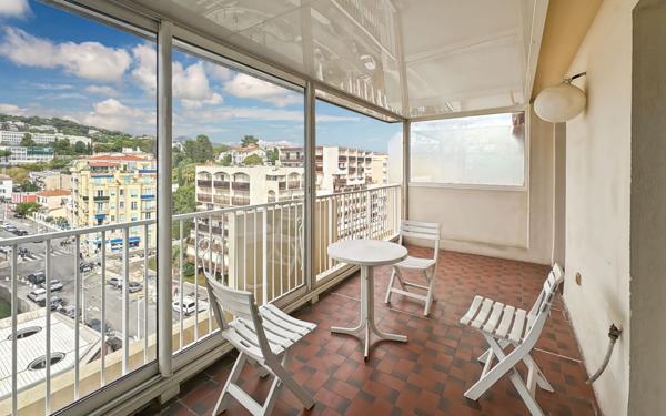 Appartement à vendre    3 pièces • 79 m2 Nice