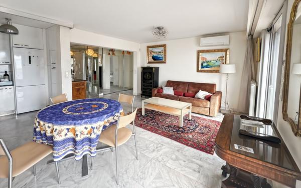 Appartement à vendre    3 pièces • 79 m2 Nice