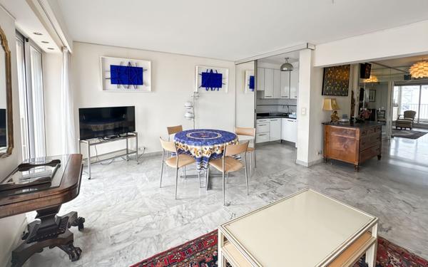 Appartement à vendre    3 pièces • 79 m2 Nice