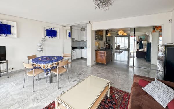 Appartement à vendre    3 pièces • 79 m2 Nice