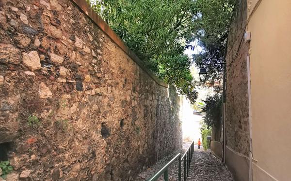 Maison à vendre    2 pièces •  Hyères