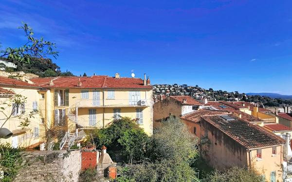 Maison à vendre    2 pièces •  Hyères