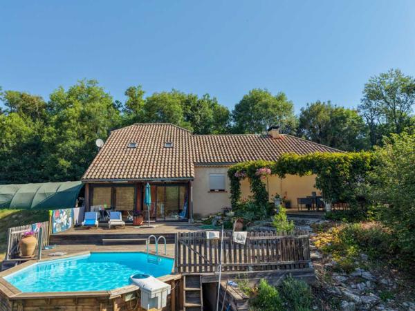Maison contemporaine - Labastide murat Secteur LABASTIDE - Au calme Agréable Contemporaine 4 chs sur 2500 m² avec vue et piscine hors sol