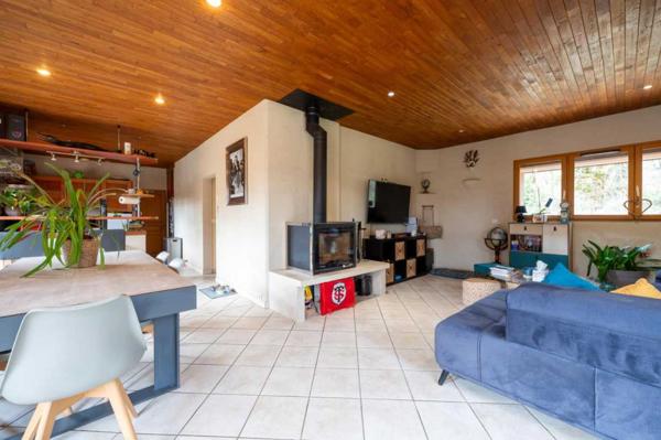 Maison contemporaine - Labastide murat Secteur LABASTIDE - Au calme Agréable Contemporaine 4 chs sur 2500 m² avec vue et piscine hors sol
