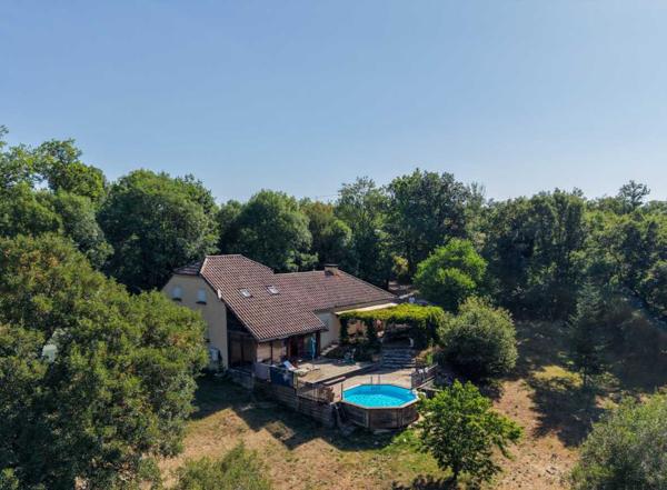 Maison contemporaine - Labastide murat Secteur LABASTIDE - Au calme Agréable Contemporaine 4 chs sur 2500 m² avec vue et piscine hors sol