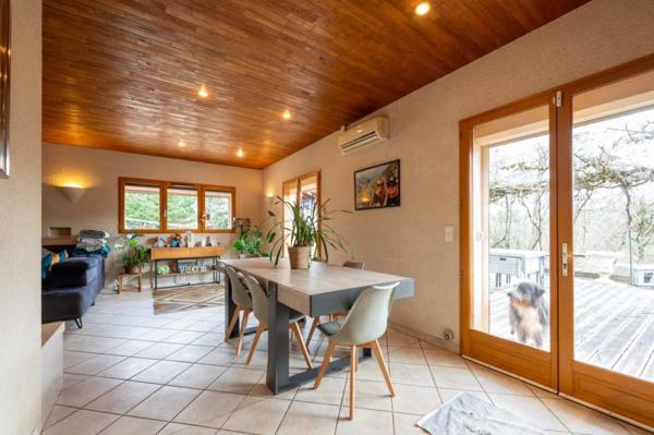 Maison contemporaine - Labastide murat Secteur LABASTIDE - Au calme Agréable Contemporaine 4 chs sur 2500 m² avec vue et piscine hors sol
