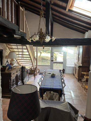 Itxassou (64250) Itxassou - Ancienne ferme du XVII sur 1,6 HA de terrain, avec de nombreuses possibilités d'aménagement