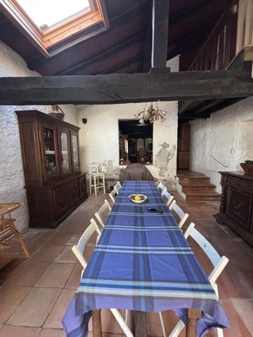 Itxassou (64250) Itxassou - Ancienne ferme du XVII sur 1,6 HA de terrain, avec de nombreuses possibilités d'aménagement