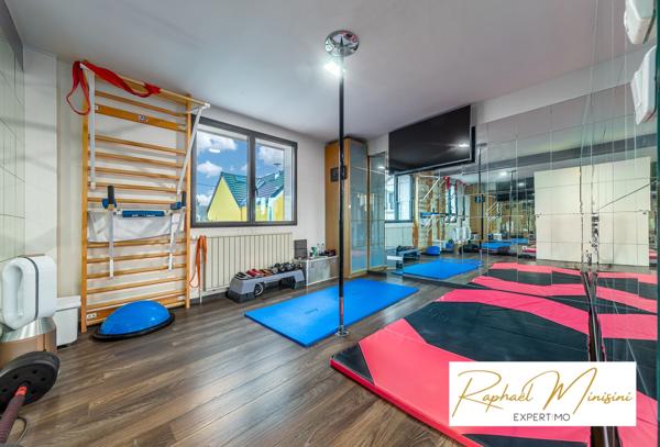 Choisy-le-Roi (94600) Choisy-le-Roi Gondoles Sud – Maison 7 pièces avec jardin, sous-sol et garage