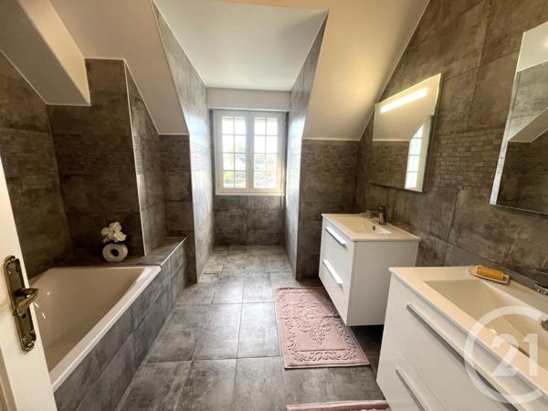 Maison à vendre  9 pièces - 232 m2 CUILLE - 53