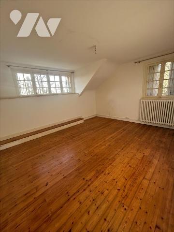 Queven, maison en pierre 144 m2 , 1450 m2 de jardin