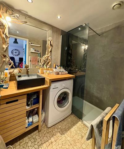 Jardin , résidence avec piscine , pétanque , tennis , 1 cave