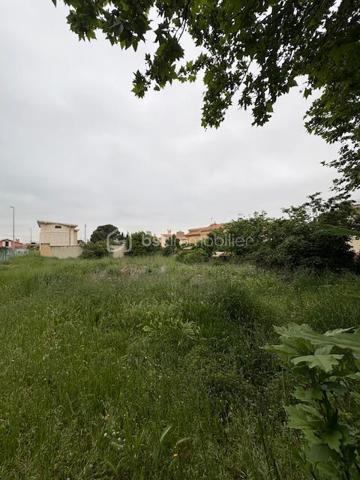 Terrain de 569 m²