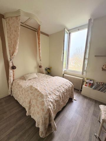 Maison 6 pièces 111 m2 proche gare 