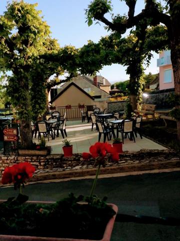 Café avec clientéle et logement