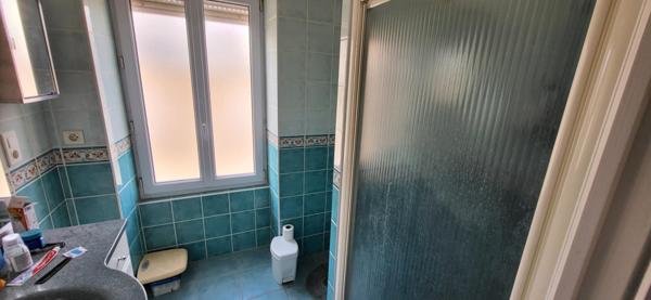 Café avec clientéle et logement