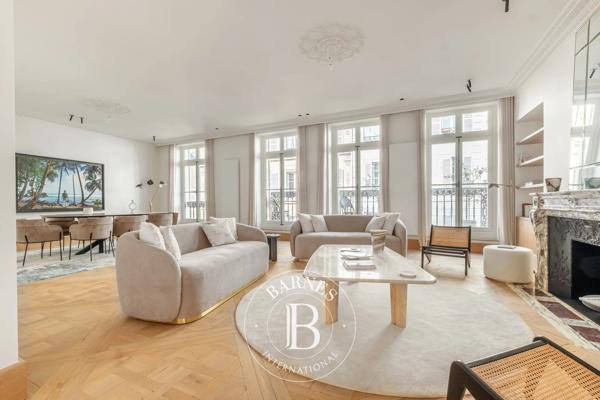 Paris 7ème, Appartement 3 Chambres -  177 m² à vendre