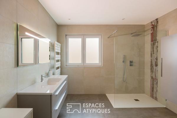 Maison contemporaine aux lignes épurées et son appartement indépendant