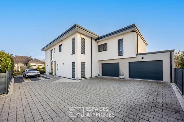 Maison contemporaine aux lignes épurées et son appartement indépendant