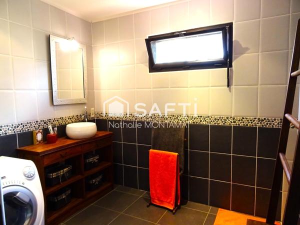 TUCHAN, 2 MAISONS DE PLAIN-PIED SUR 1152M²,GARAGES