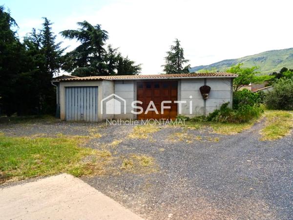 TUCHAN, 2 MAISONS DE PLAIN-PIED SUR 1152M²,GARAGES