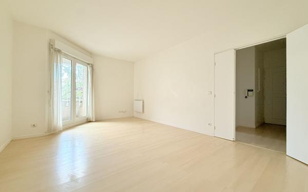 Appartement à vendre    2 pièces • 49,57 m2 Vanves