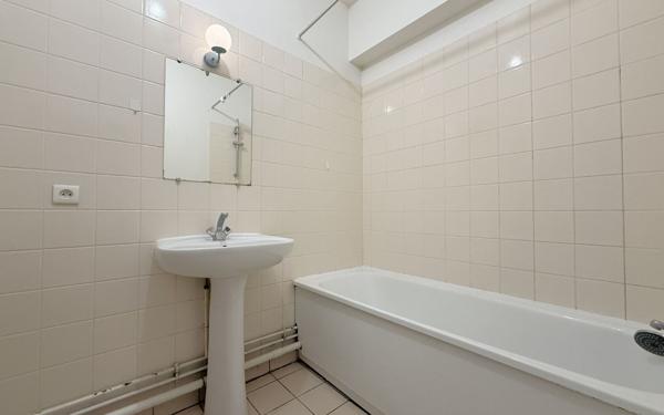 Appartement à vendre    2 pièces • 49,57 m2 Vanves