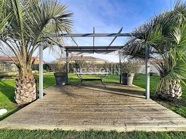 A VENDRE - VILLATE- Maison 4 pièces 105 m2 + piscine + double garage sur terrain arboré 1100m²