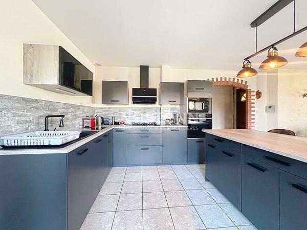 A VENDRE - VILLATE- Maison 4 pièces 105 m2 + piscine + double garage sur terrain arboré 1100m²