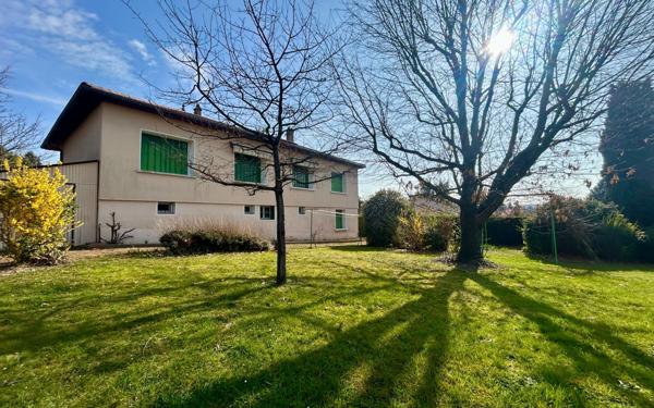 Maison à vendre    6 pièces • 172,93 m2 Chazay-d'Azergues