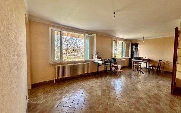 Maison à vendre    6 pièces • 172,93 m2 Chazay-d'Azergues