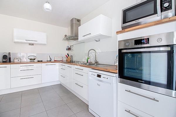 Magnifique appartement T3/4 lumineux avec vue dégagée Vitrolles