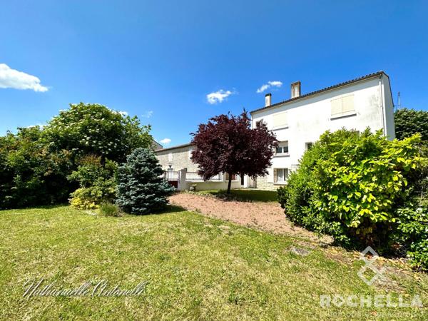 MAISON ANCIENNE PROCHE COMMODITES AVEC ANCIENNE ÉTABLE