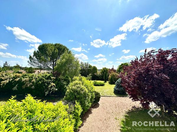 MAISON ANCIENNE PROCHE COMMODITES AVEC ANCIENNE ÉTABLE