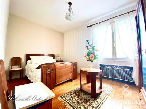 MAISON ANCIENNE PROCHE COMMODITES AVEC ANCIENNE ÉTABLE