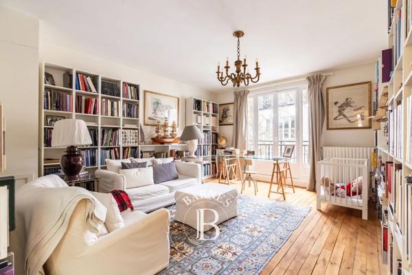 Neuilly-sur-Seine, Hôtel particulier 5 Chambres -  392 m² à vendre
