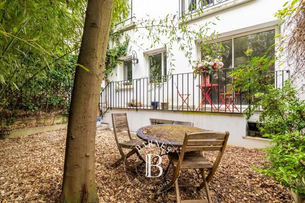 Neuilly-sur-Seine, Hôtel particulier 5 Chambres -  392 m² à vendre