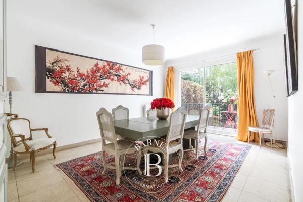 Neuilly-sur-Seine, Hôtel particulier 5 Chambres -  392 m² à vendre