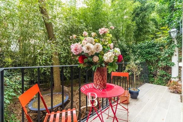 Neuilly-sur-Seine, Hôtel particulier 5 Chambres -  392 m² à vendre