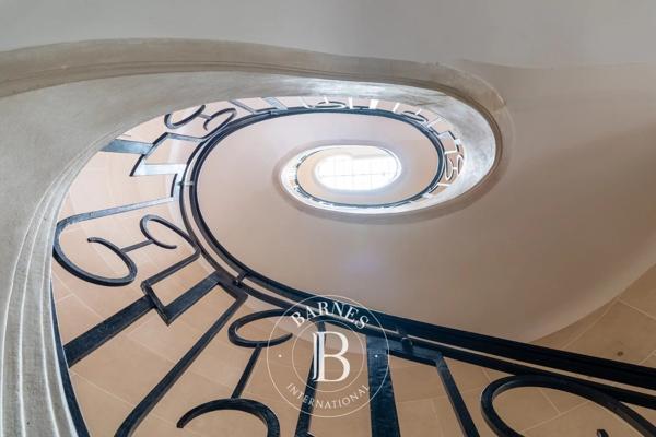 Neuilly-sur-Seine, Hôtel particulier 5 Chambres -  392 m² à vendre