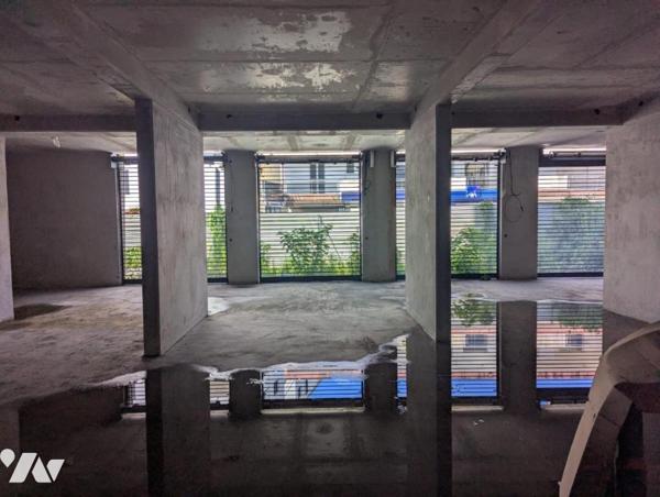 LE TAMPON HUBERT DELISLE LOCAL COMMERCIAL