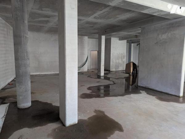 LE TAMPON HUBERT DELISLE LOCAL COMMERCIAL