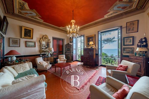 Saint-Raphaël, Villa 8 Chambres -  426 m² à vendre
