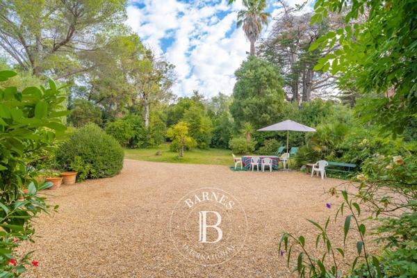 Saint-Raphaël, Villa 8 Chambres -  426 m² à vendre