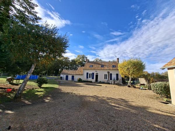 À vendre - Maison de campagne, 15 pièces situé à Laigné-en-Belin (72220)