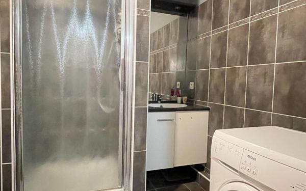 Appartement à vendre    3 pièces • 54,73 m2 Vénissieux