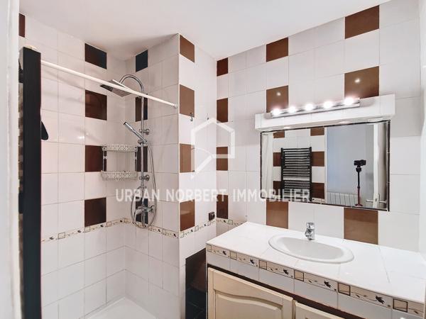 Septèmes-les-Vallons (13240) Immeuble de rapport 3 lots libre avec 2 appartements et 1 local