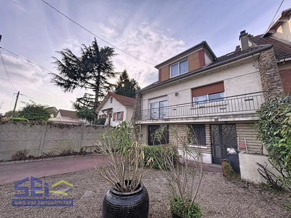 Maison 6 pièces - 140 m² Exclusivité efficity